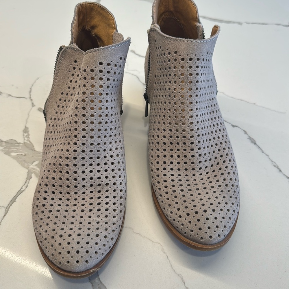Lucky leather, size 9 booties